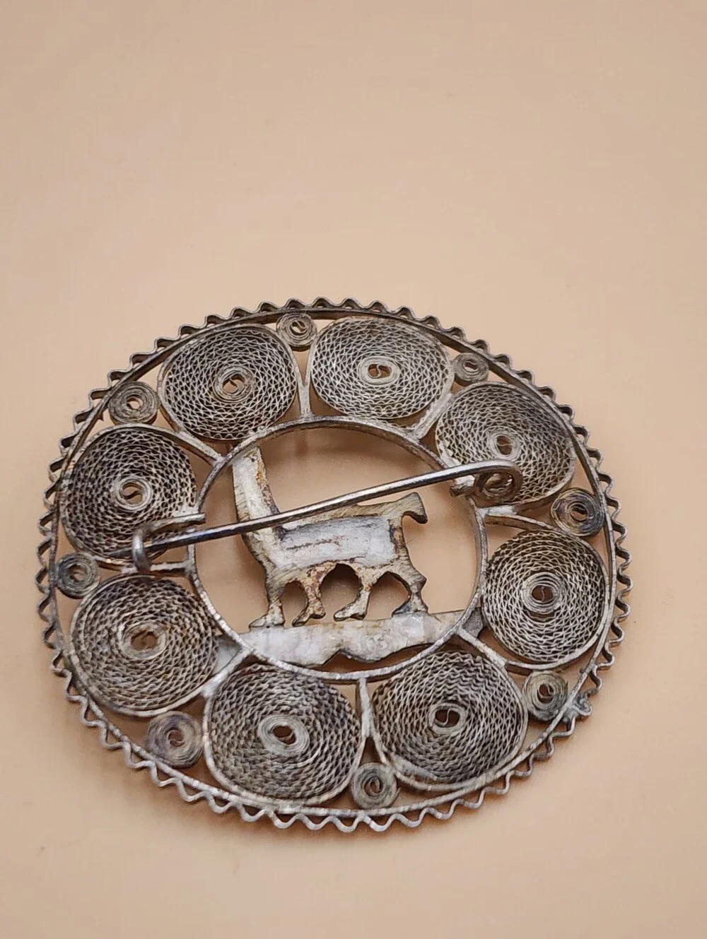 Vintage Sterling Silver Peruvian Llama Intricate Filigree Circular Frame Brooch